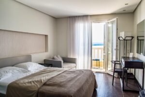 to travel, hotel room, hotel, room, bed, inner space, business, relaxation, vacations, accommodation, suite, tourist, room hotel, double bed, sleep, pension, bedspread, resort, tourism, hotel room, hotel room, hotel room, hotel, hotel, hotel, hotel, hotel, accommodation